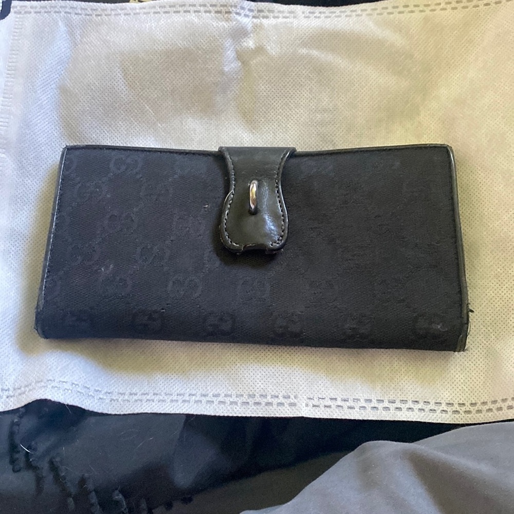 Gucci black wallet